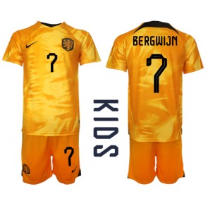 Netherlands Steven Bergwijn #7 Replica Home Stadium Kit for Kids World Cup 2022 Short Sleeve (+ pants)